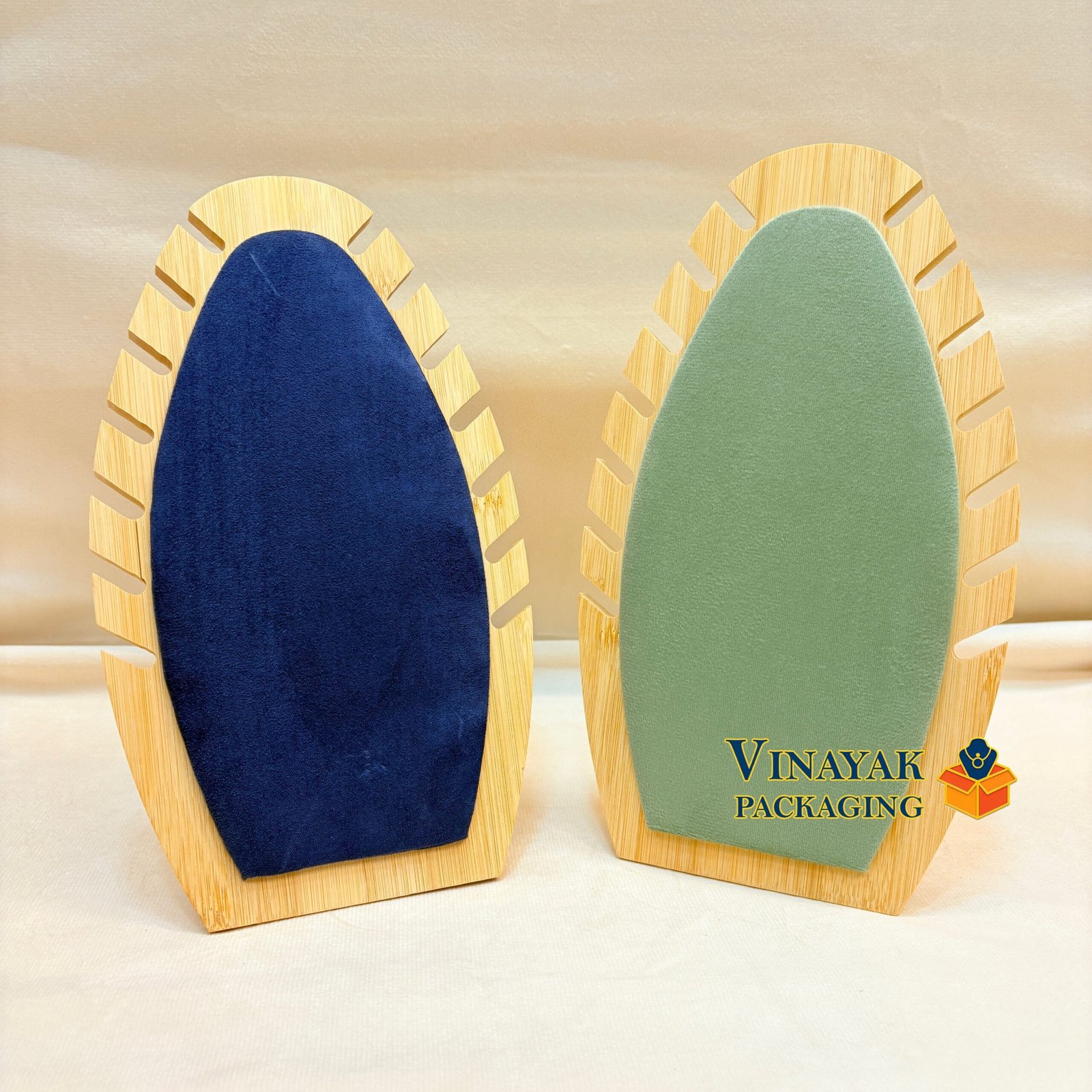 Owel Pendent Elegant Wooden pendant Necklace Display Stand Medium