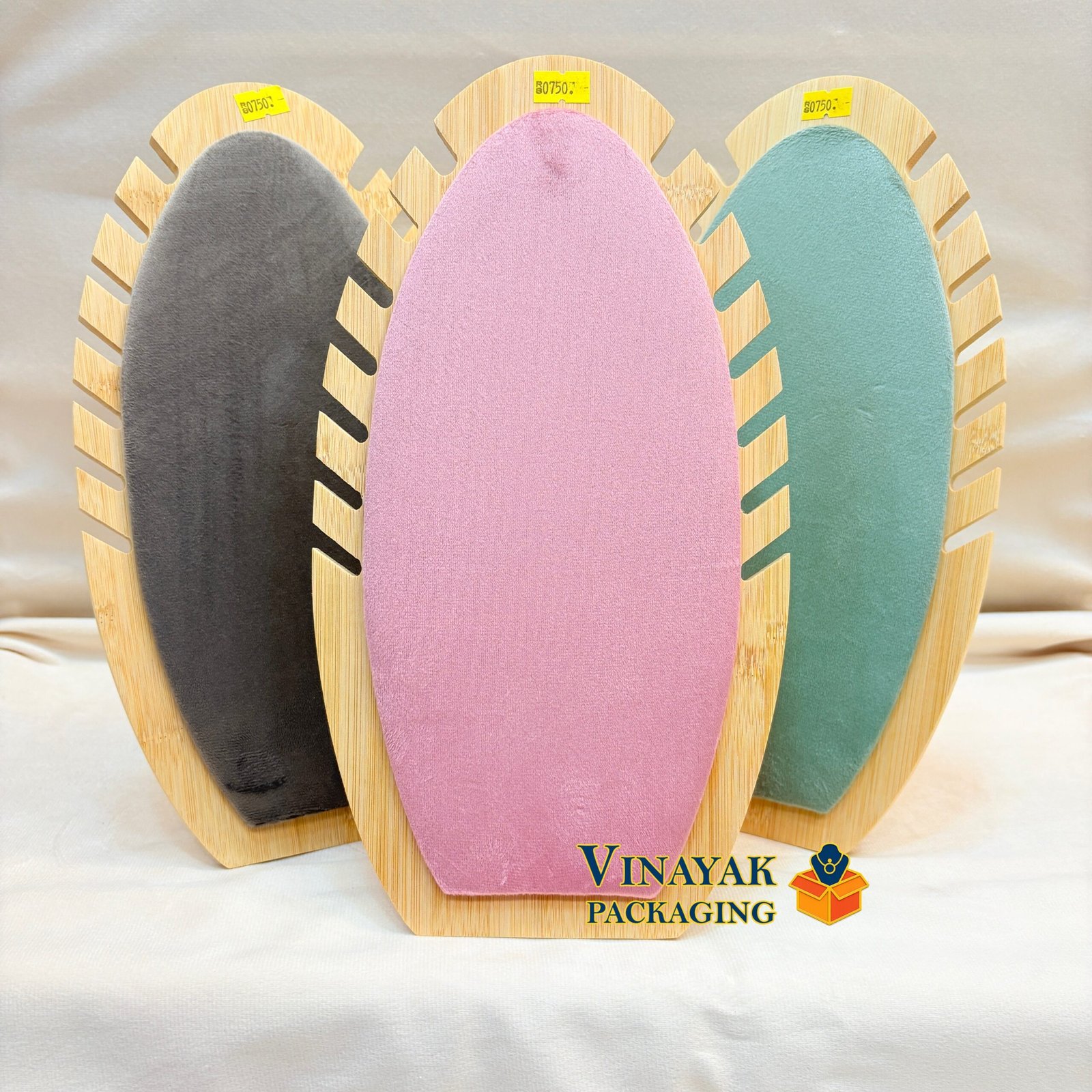 Owel Pendent Elegant Wooden Chain Display Stands