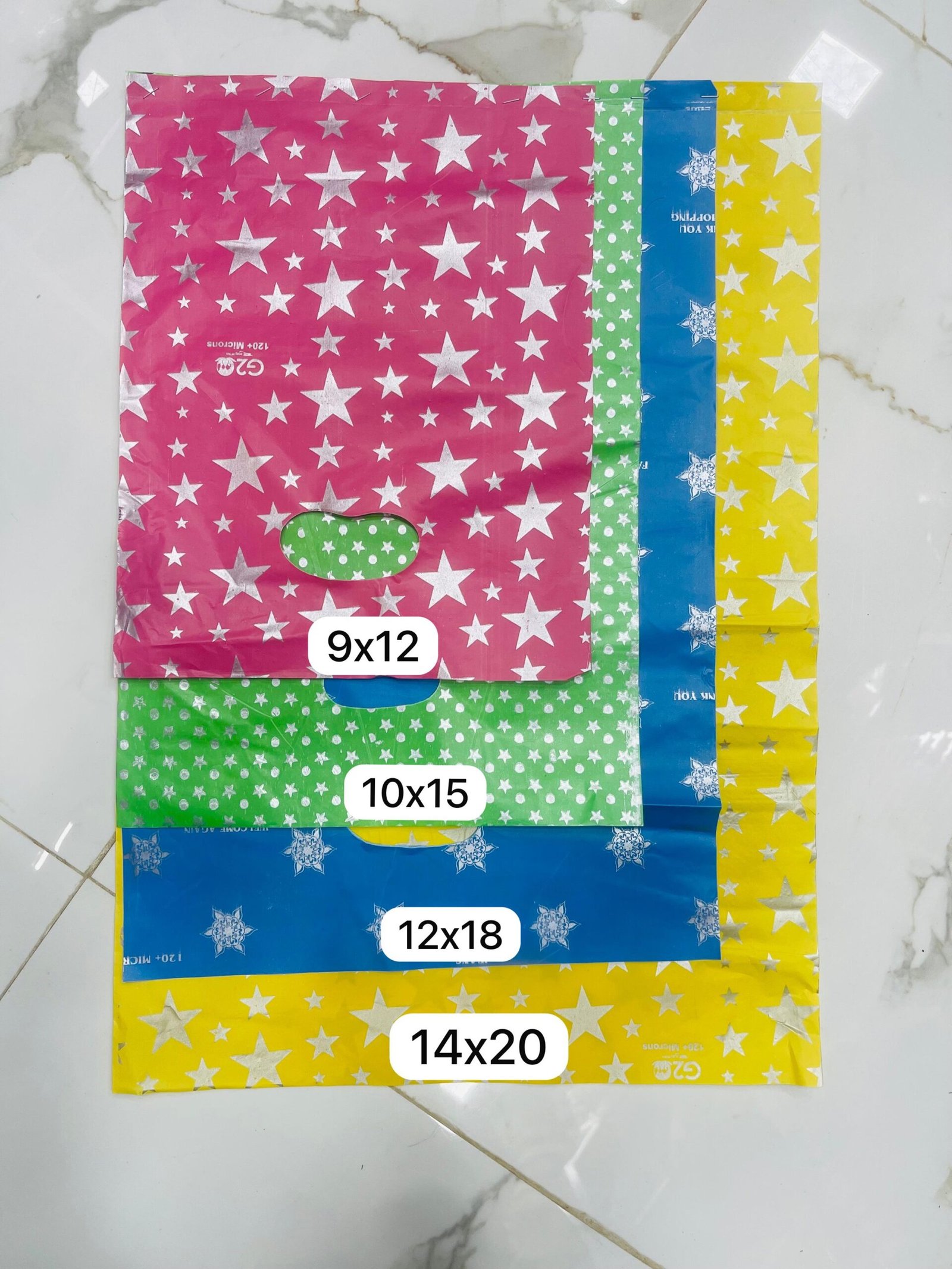 Star-Printed Gift Bags(all size available 1 kg)